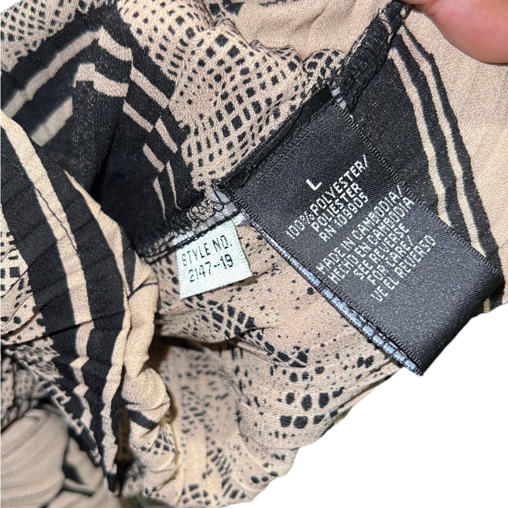 Jennifer L Lloyd Lace up Blouse size “L” - Picture 4 of 6